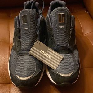 New Balance NWT 990v5 mens size 10 navy/silver